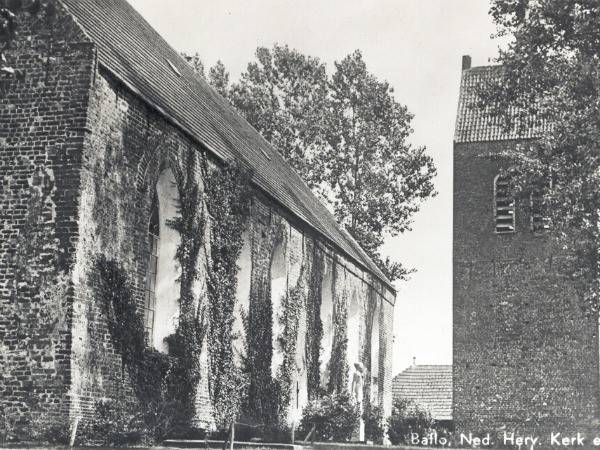 Kerk en Toren van Baflo.
